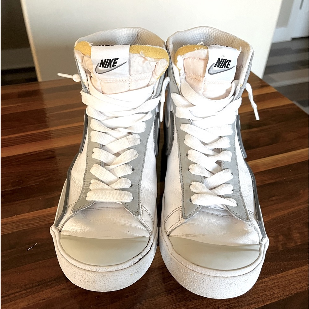 Nike Blazer Mid '77 Infinite
White Iron Gray 2020-21
DA7233-103 Mens Size 10